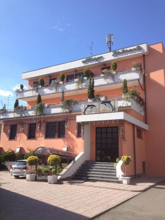 Albergo Ristorante Il Delfino نوفارا المظهر الخارجي الصورة