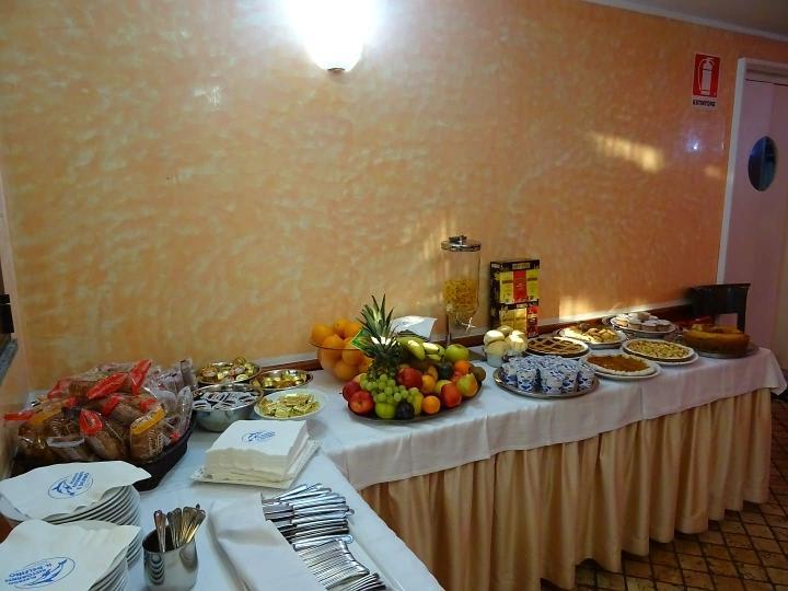 Albergo Ristorante Il Delfino نوفارا المظهر الخارجي الصورة